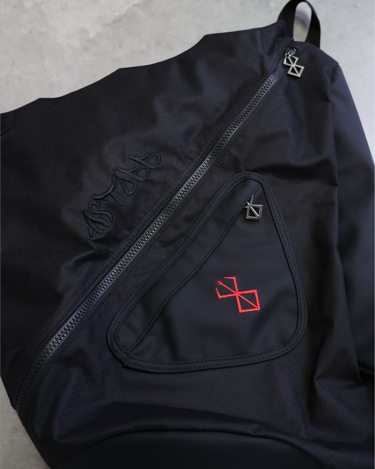 RAGE SLING BAG