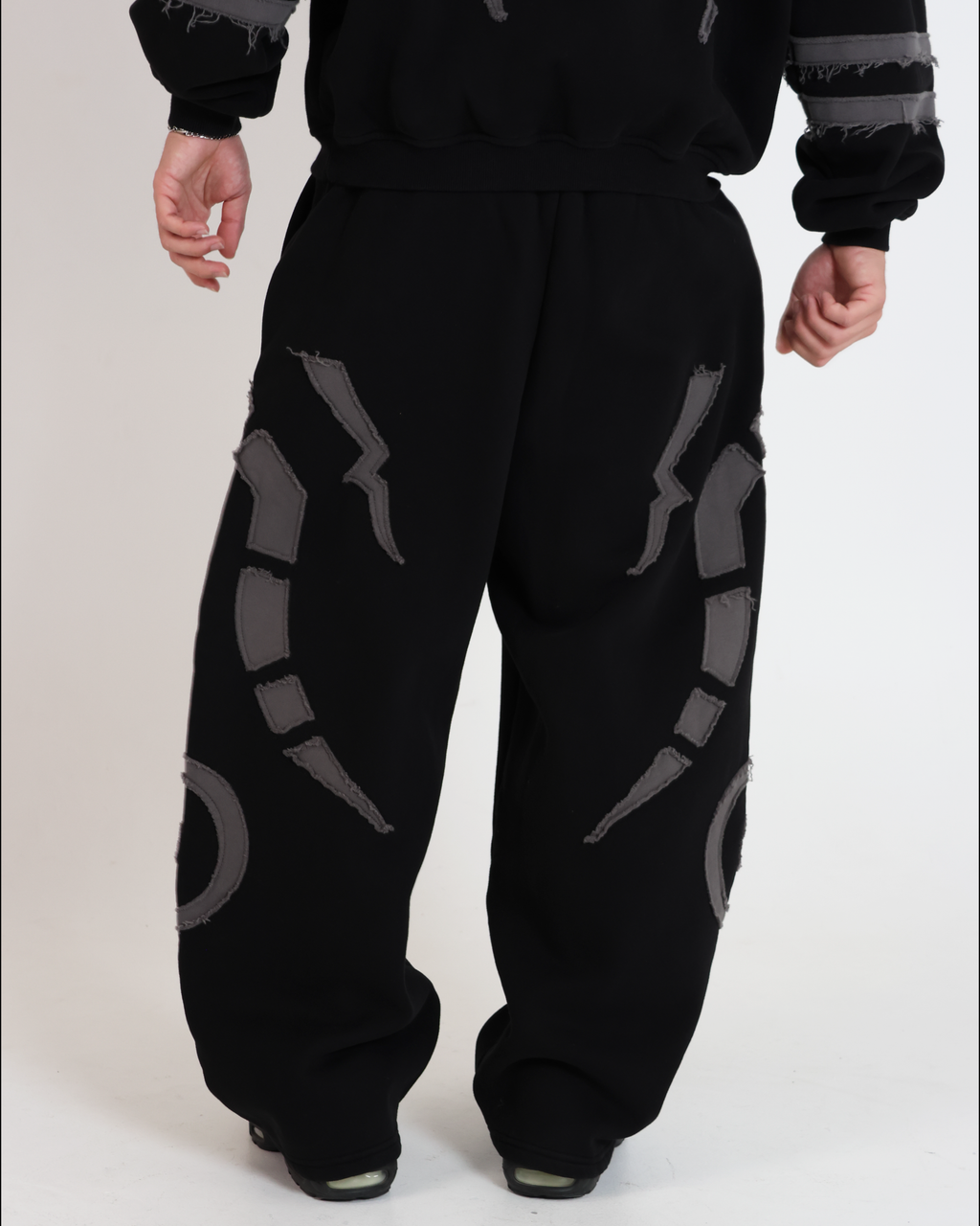 KING OF CURSES SWEATPANTS